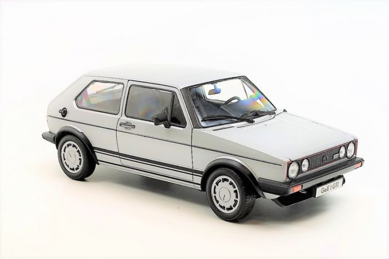 VW Golf I GTI, Silber, 1982 - 1:18