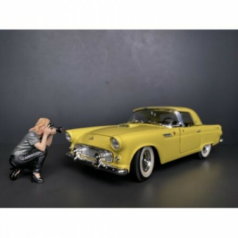 American Diorama 38211 Weekend Car Show Figure 3 Fotografin 1:18 Figur 1/1000